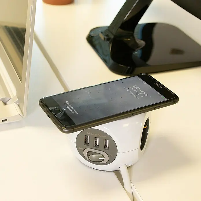 Simon Bola de enchufes con USB + carga inalámbrica Combi Ball - Número de enchufes Schuko: 3 ud., Blanco