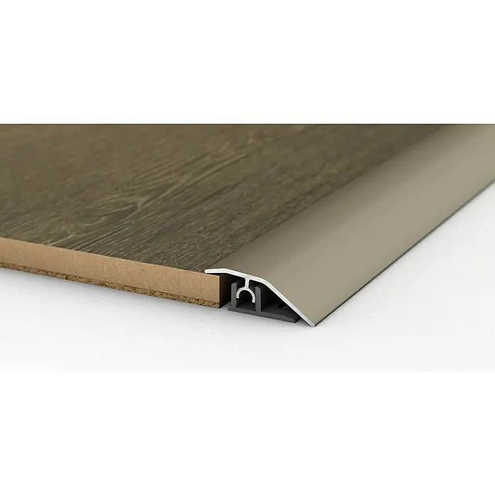 LOGOCLIC Anpassprofil 307 - Edelstahl matt, 0,9 m x 44 mm, Montageart: Stecken - Detailaufnahme