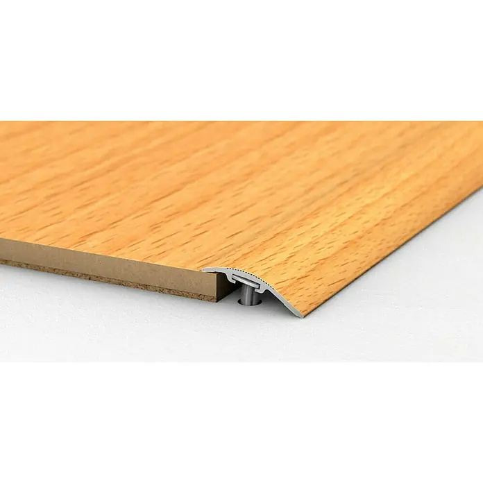 LOGOCLIC Anpassprofil 205 - Buche, 0,9 m x 37 mm, Montageart: Schrauben - Detailaufnahme