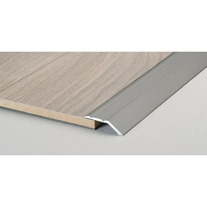 LOGOCLIC Samolepilni zaključni profil 146 - Plemenito jeklo mat, 0,9 m x 32 mm, Vrsta montaže: Lepljenje - Posnetek od blizu