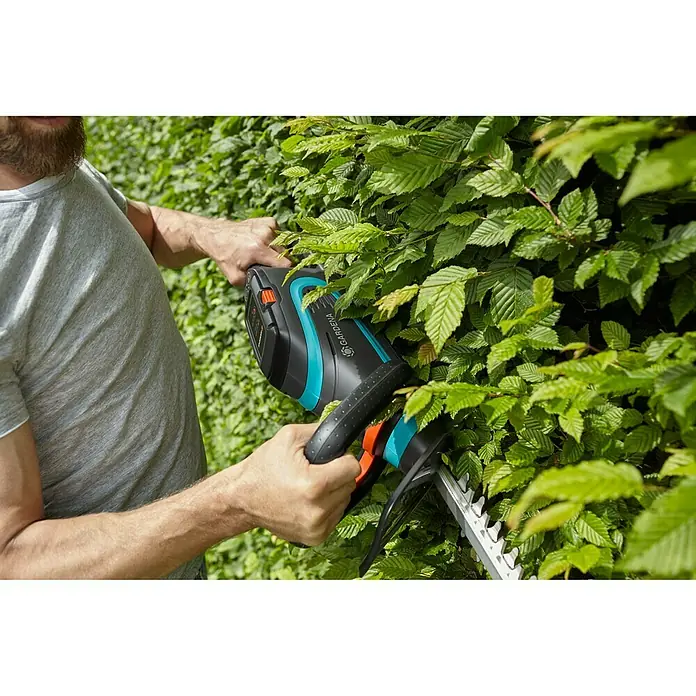 Gardena PowerCut Akumulatorske škare za živicu Li-40/60 - 40 V, 2,6 Ah, 1 baterija, Litij-ionska - Proizvod u upotrebi