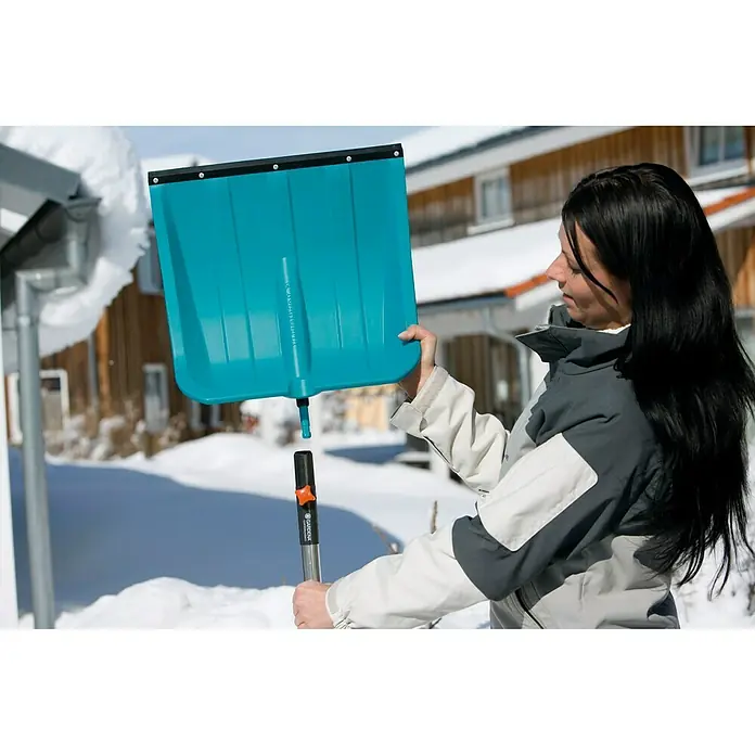 Gardena Combisystem Aluminiumstiel Ergoline 130 - Schwarz/Silber, Material Griff: Kunststoff - Anwendungsbeispiel