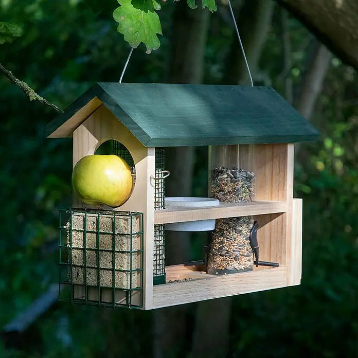 Dobar Futterstation 7-in-1 - 39 x 19 x 29 cm, Natur/Grün - Stimmungsaufnahme