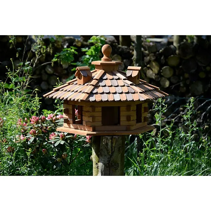 Dobar Sechseck-Vogelfutterhaus - 68 x 59 x 46 cm - Stimmungsaufnahme