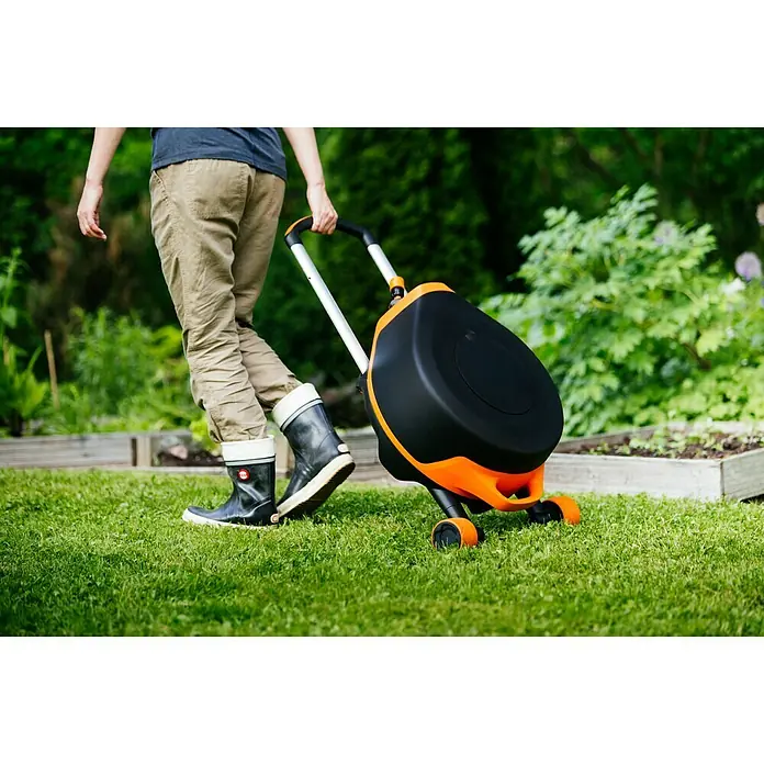 Fiskars Schlauchwagen XL - Schlauchkapazität: 20 m, 13 mm (½″) - Stimmungsaufnahme