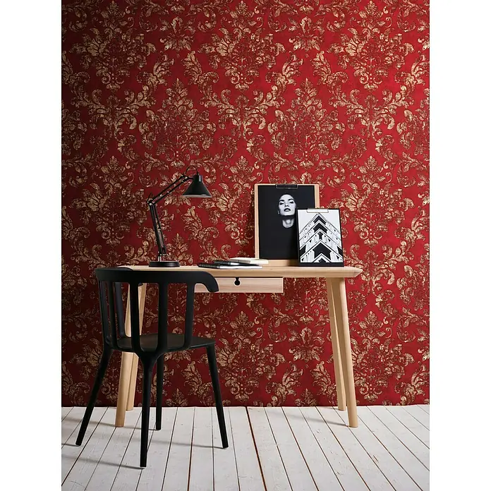 AS Creation Neue Bude 2.0 ED II Vliestapete Damask - Rot/Gold, Ornament, 10,05 x 0,53 m - Stimmungsaufnahme