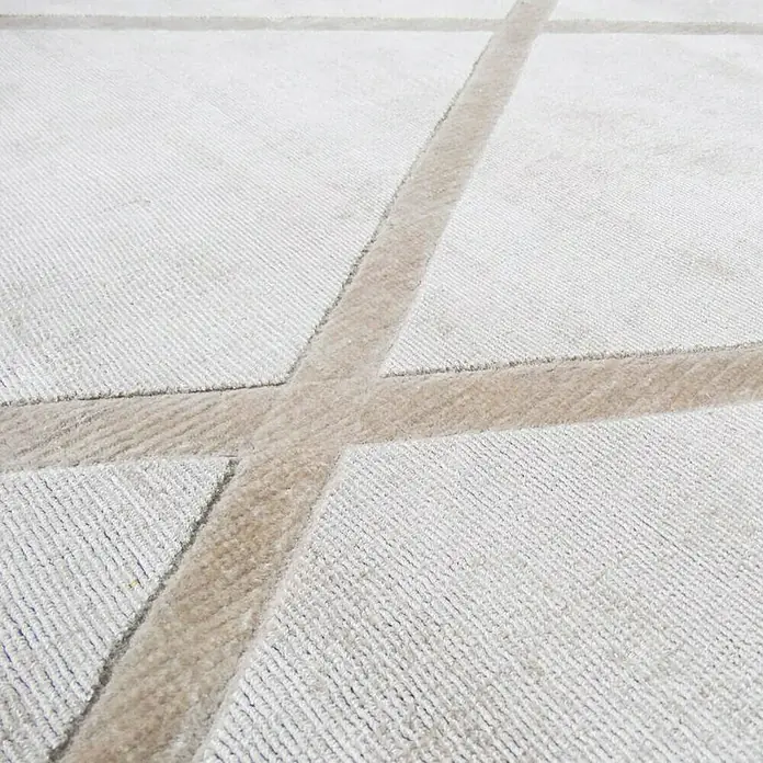 Kayoom Kurzflorteppich Luxury 210 - Elfenbein/Taupe, 290 x 200 cm, 100 % Viskose - Detailaufnahme