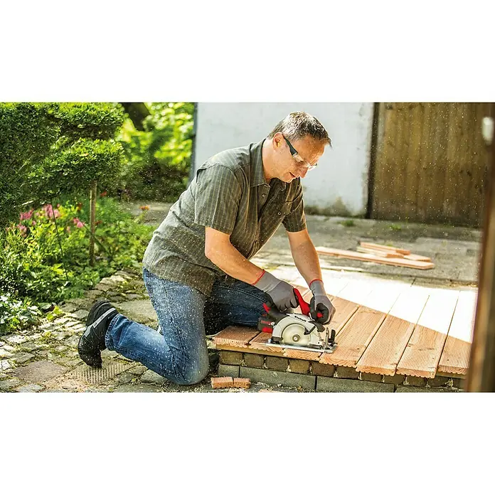 Einhell Power X-Change Akku-Handkreissäge TE-CS 18/165 Li-Solo - 18 V, Ohne Akku, Leerlaufdrehzahl: 4.200 U/min, Sägeblatt: Ø 165 mm - Anwendungsbeispiel