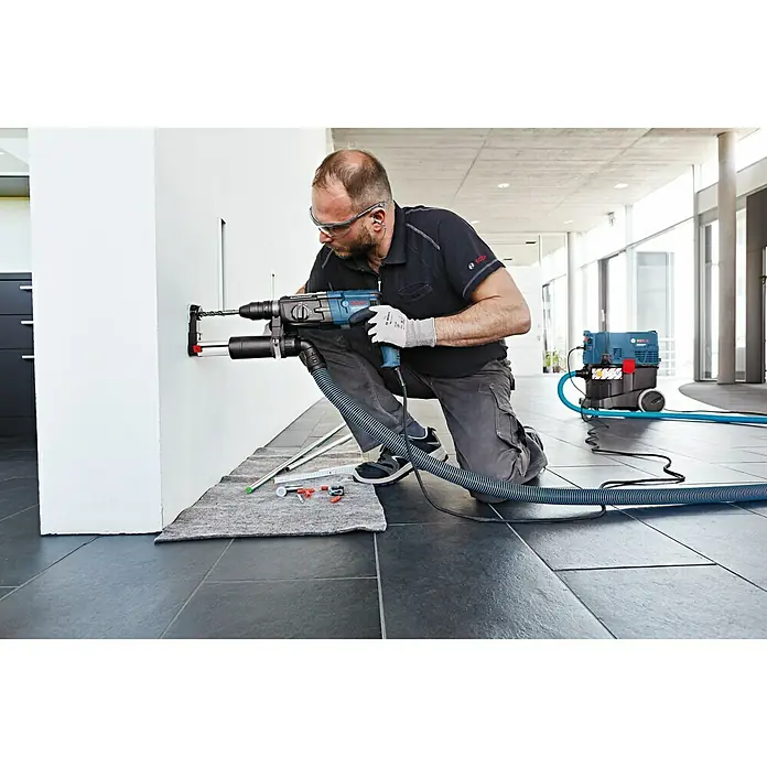 Bosch Professional Absaugvorrichtung GDE 16 Plus - Passend für: Bosch Professional Bohrhämmer 2 & 3 kg - Anwendungsbeispiel