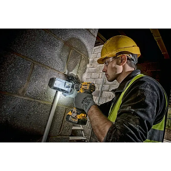 Dewalt XR Akku-Schlagbohrschrauber DCD796NT - 18 V, Ohne Akku, Leerlaufdrehzahl: 0 U/min - 2.000 U/min - Stimmungsaufnahme