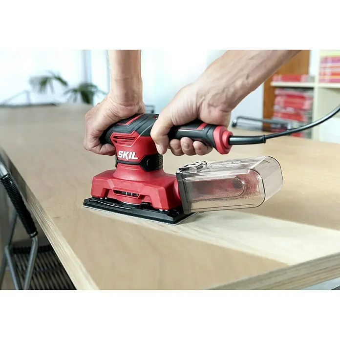 Skil Schwingschleifer 7362 AA - 280 W, Schwingzahl: 14.000 U/min - 26.000 U/min, Schleiffläche: 92 x 185 mm - Anwendungsbeispiel