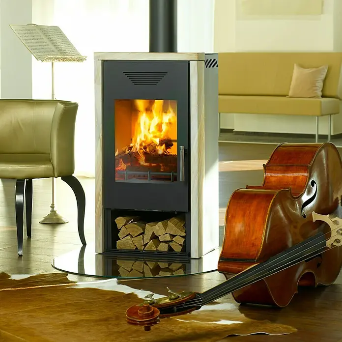 Wamsler Kaminofen Titan - 8 kW, Raumheizvermögen: 182 m³, Verkleidung: Sandstein, Gussgrau - Stimmungsaufnahme