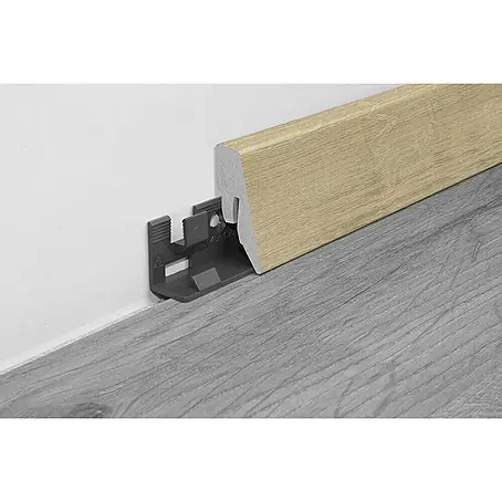 LOGOCLIC  Podna kutna lajsna K40 C hrast