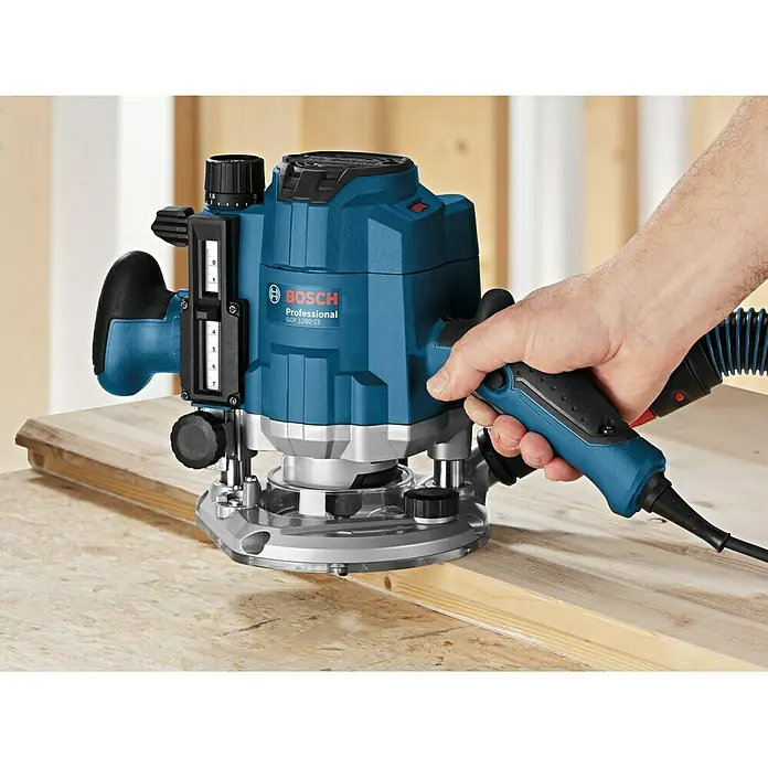 Bosch Professional Oberfräse GOF 1250 CE - 1.250 W, 60 mm