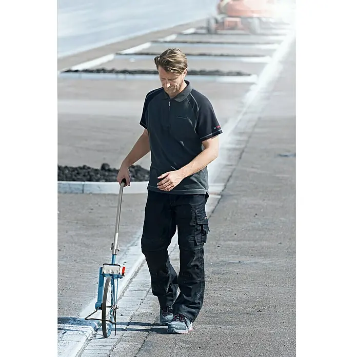 Bosch Professional Messrad GWM 40 - Messbereich: Max. 9999,99 m, Messgenauigkeit: ± 5 cm/100 m - Anwendungsbeispiel