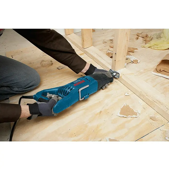 Bosch Professional Säbelsäge GSA 1100 E - 1.100 W, Hublänge: 28 mm