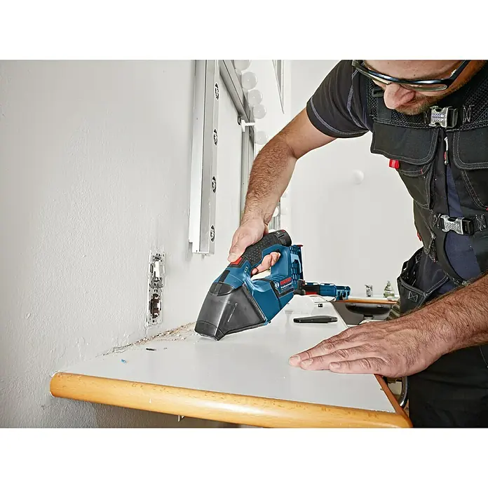 Bosch Professional Akku-Handstaubsauger GAS 12V - 12 V, Li-Ionen, Ohne Akku, Luftmenge: 15 l/s - Anwendungsbeispiel
