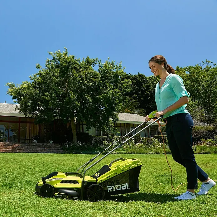 Ryobi Električna kosilica RLM13E33S - 1.300 W, Širina reza: 33 cm - Pogled sprijeda
