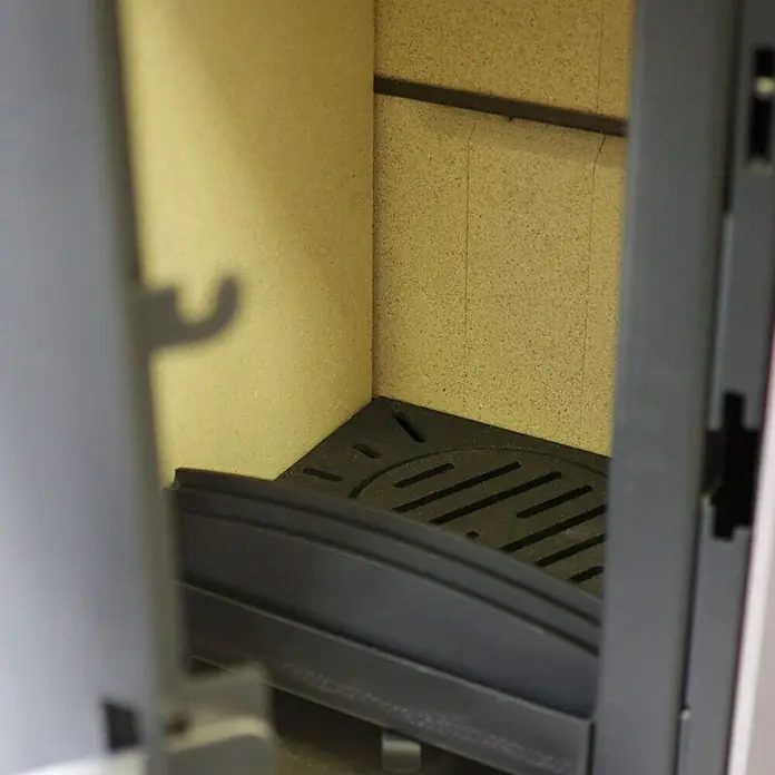 Wamsler Kaminofen Vitus - 7 kW, Raumheizvermögen: 148 m³, Verkleidung: Keramik, Weiß - Detailaufnahme