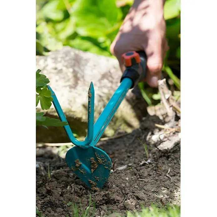 Gardena Combisystem Motičica - Radna širina: 6 cm, Oblik lista: Srcoliko, Broj zubaca: 2 - Proizvod u upotrebi