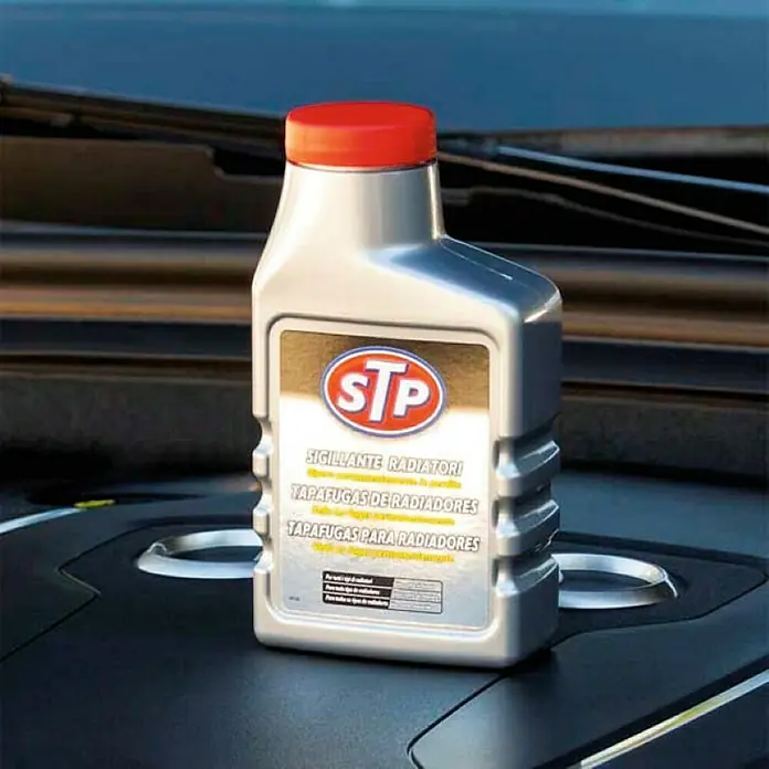 STP Sellador líquido para fugas del radiador - 300 ml