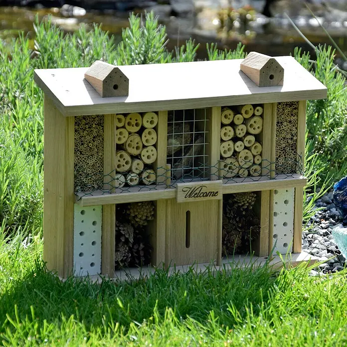 Dobar Insektenhotel Landsitz-Superior - 47 x 12,5 x 34 cm, Eiche - Stimmungsaufnahme