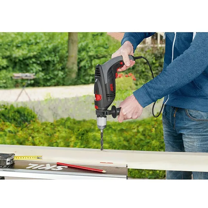 Skil Schlagbohrmaschine 6398 AA - 1.000 W, Leerlaufdrehzahl: 0 U/min - 3.000 U/min, Schlagzahl: 0 U/min - 48.000 U/min - Anwendungsbeispiel