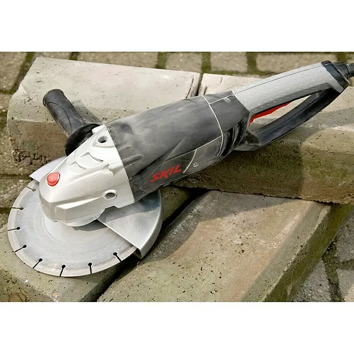 Skil Winkelschleifer 1050 AA - 2.200 W, Durchmesser Scheibe: 230 mm, 6.600 U/min - Stimmungsaufnahme