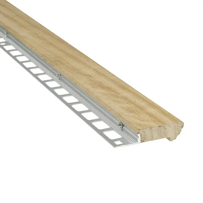 Perfil para peldaño - 2,5 m x 40 mm x 18 mm, Madera - Vista angular