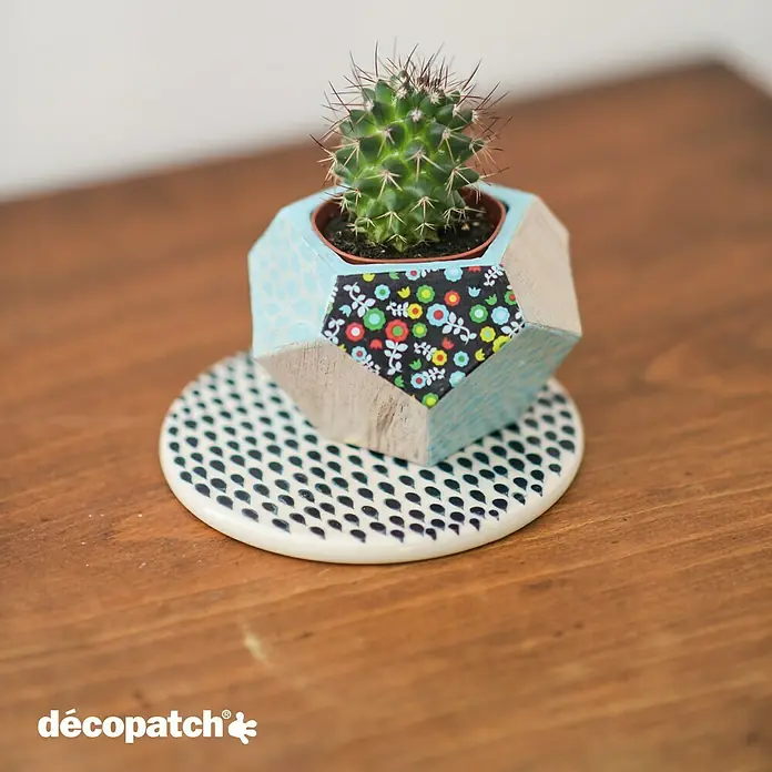 Décopatch Pieza decorativa maceta geométrica - 1 ud., Cartón, 9 x 7 cm - Producto en uso