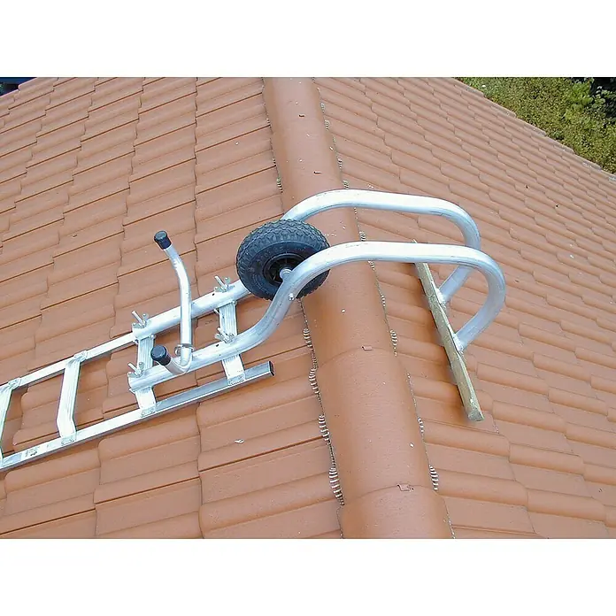 Krause First-Überwurfbügel - L x B x H: 1,1 x 0,5 x 0,6 m, Geeignet für: Dachleitern - Anwendungsbeispiel
