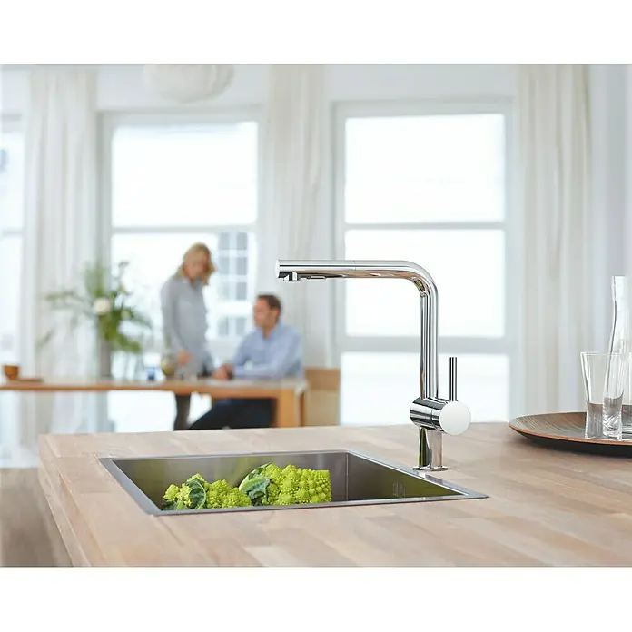 Grohe Spültischarmatur Minta - Chrom, Glänzend, Ausziehbare Dual-Spülbrause - Stimmungsaufnahme