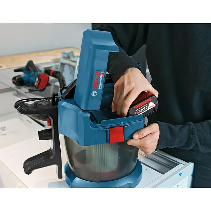 Bosch Professional Akku-Nass-Trockensauger GAS 18V-10 L - 18 V, Ohne Akku, Behältervolumen: 10 l