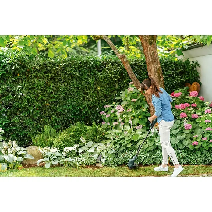 Bosch Električni trimer za travu EasyGrassCut 26 - 280 W, Širina reza: 26 cm - Proizvod u upotrebi
