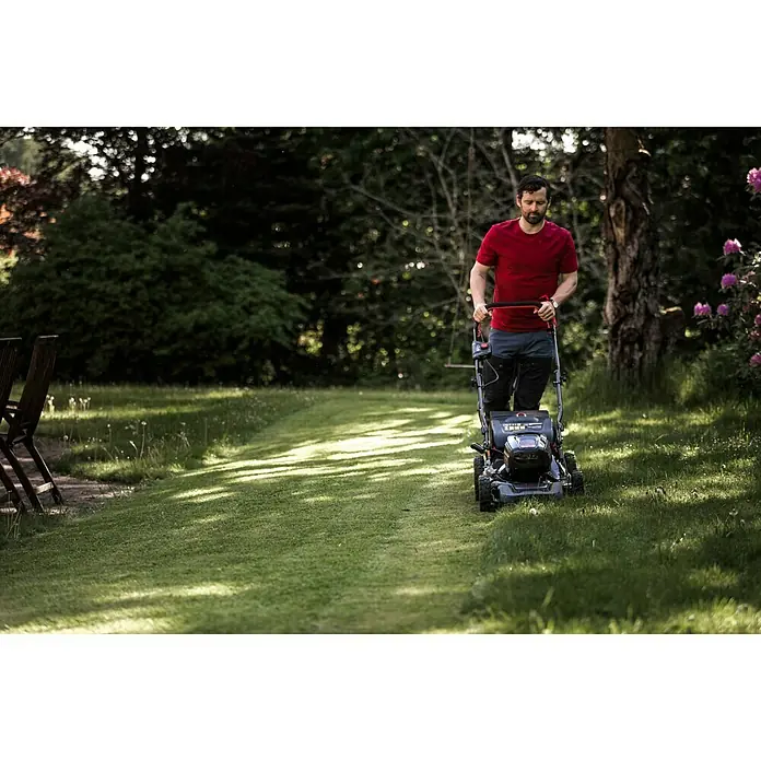 Powerworks Akumulatorska kosilica PC82LM46K5 - 82 V, Širina reza: 46 cm - Proizvod u upotrebi