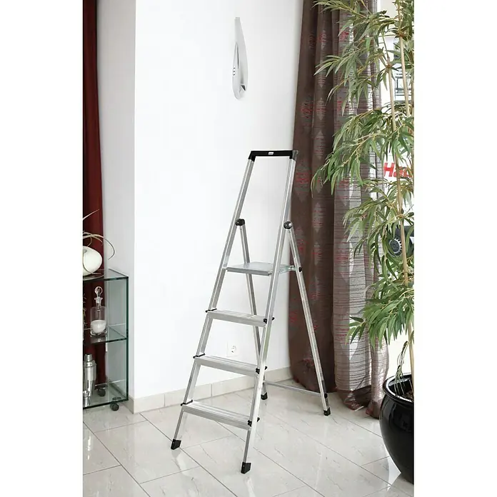 Krause Monto Stufenstehleiter Solidy - Arbeitshöhe: 2,85 m, 4 Stufen, Aluminium, Eimerhaken - Stimmungsaufnahme
