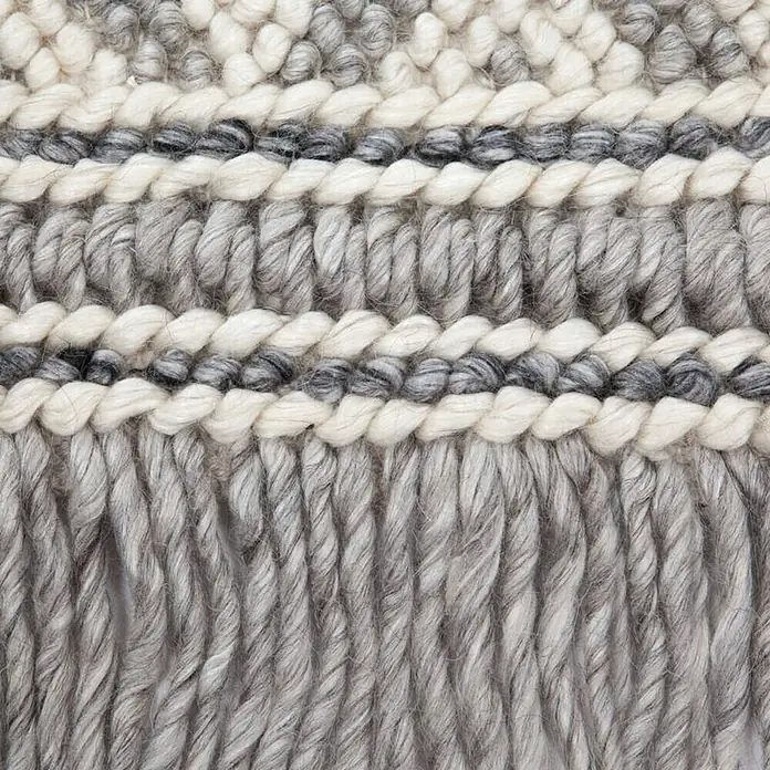 Kayoom Fransenteppich II - Natur/Silber, 150 x 80 cm, 75 % Neuseelandwolle, 25 % Viskose - Detailaufnahme