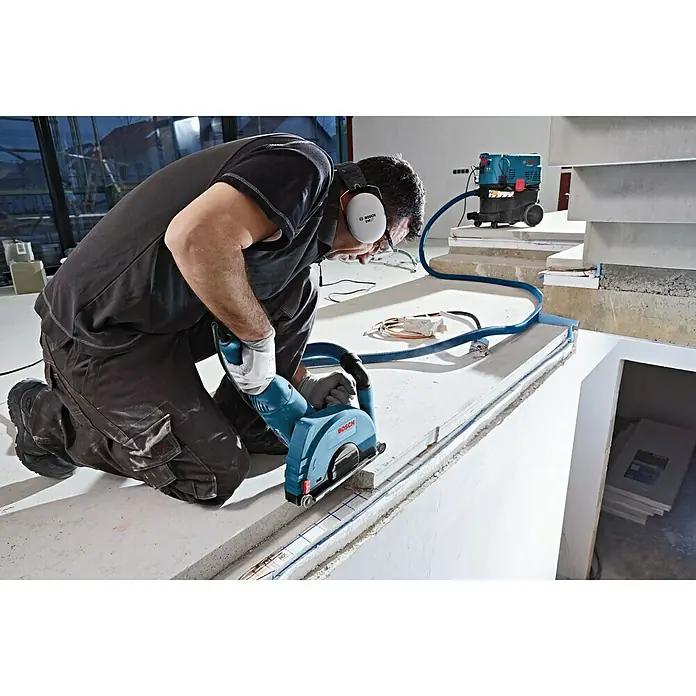 Bosch Professional Dispositivo de aspiración GDE 230 FC-S - Específico para: Amoladora angular Bosch serie GWS con Ø 230 mm - Producto en uso