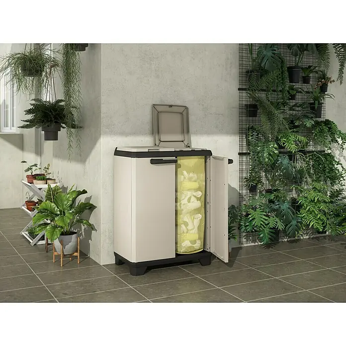 Keter Kunststoffschrank Planet für Müllbeutel - L x B x H: 39 x 68 x 90 cm - Stimmungsaufnahme