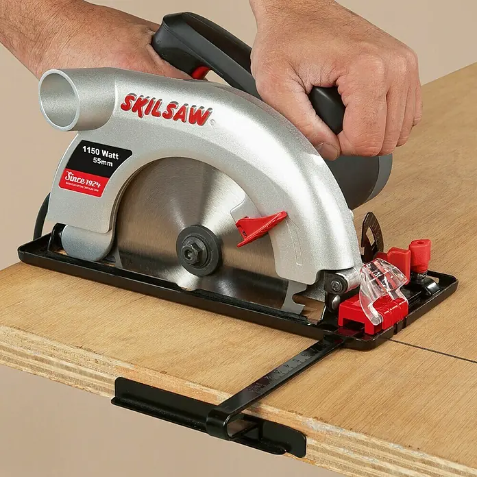 Skil Handkreissäge 5255 AA - 1.150 W, Sägeblatt: Ø 170 mm, Leerlaufdrehzahl: 5.000 U/min - Anwendungsbeispiel