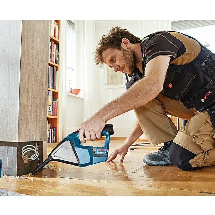 Bosch Professional Akku-Handstaubsauger GAS 12V - 12 V, Li-Ionen, Ohne Akku, Luftmenge: 15 l/s - Anwendungsbeispiel