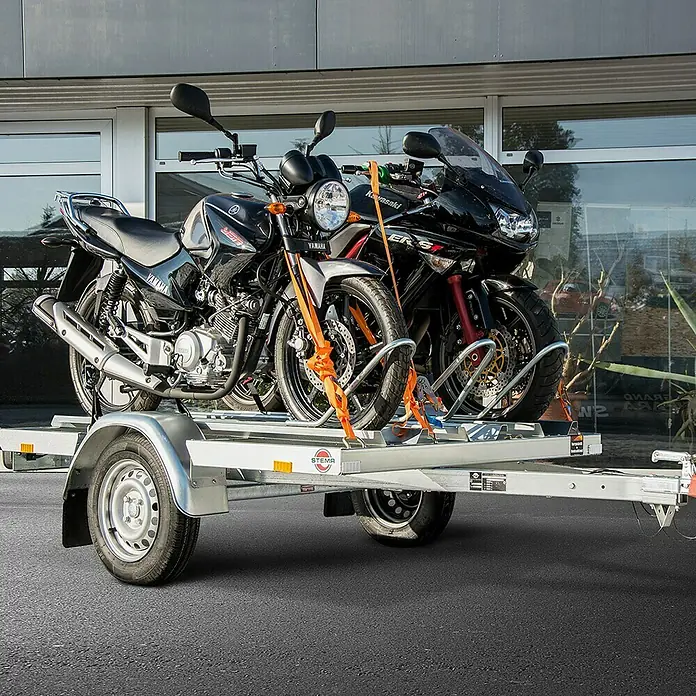 Stema Motortrailer MT 750 BS3 - Belasting: 583 kg, Enkele as, Geschikt voor: Tot 3 motorfietsen, Ongeremd - Toepassingsvoorbeeld