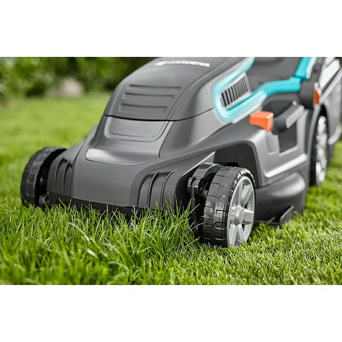Gardena Električna kosilica PowerMax 42 E - 1.800 W, Širina reza: 42 cm - Proizvod u upotrebi