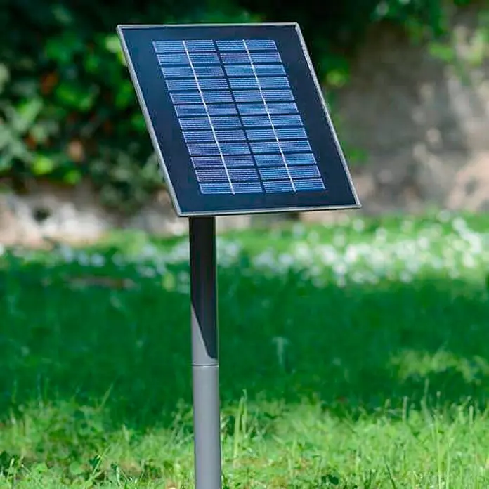 Lutec Instalación solar Sparta de Sun Connec - Estaca