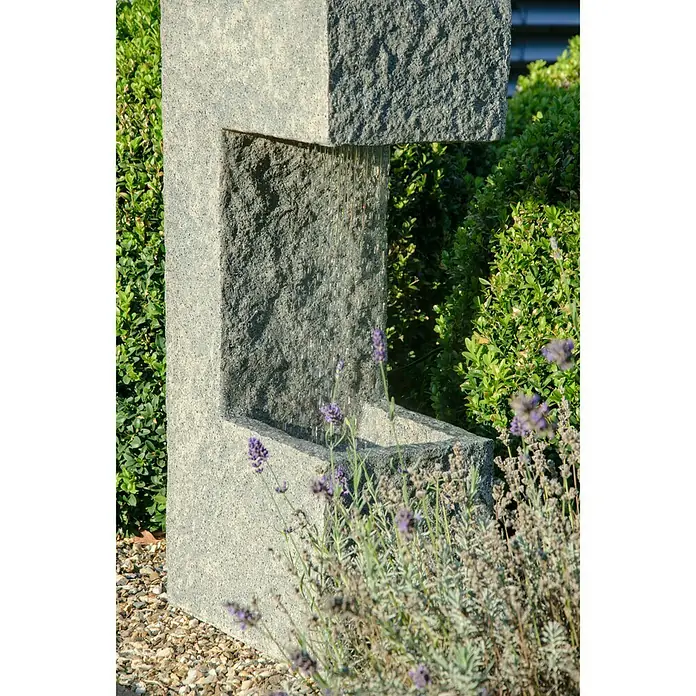 Dobar Kunststeinbrunnen - 39 x 20,5 x 70 cm - Stimmungsaufnahme