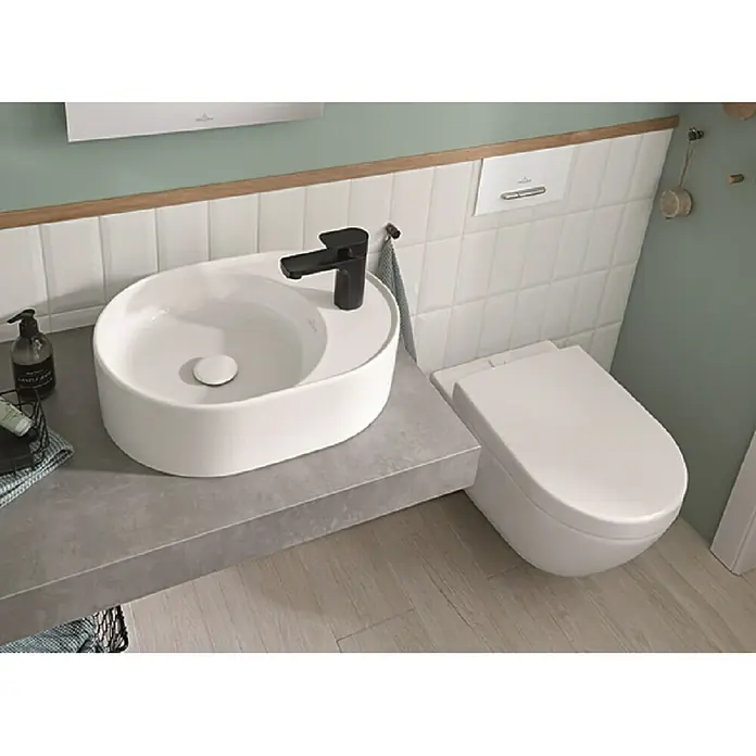 Villeroy & Boch Subway 2.0 Wand-WC-Set ViFresh - Spülrandlos, Mit schmutzabweisender Glasur, Spülform: Tief, WC Abgang: Waagerecht, Weiß - Stimmungsaufnahme