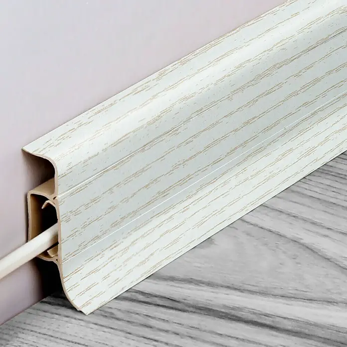 LOGOCLIC Kabelkanalleiste - Eiche Weiß, 2,5 m x 22,5 mm x 50 mm - Detailaufnahme