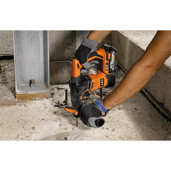 AEG Powertools Akku-Kombihammer BBH 18 - 18 V, Li-Ionen, 4 Ah, 2 Akkus, Einzelschlagstärke: 2,3 J, Leerlaufdrehzahl: 0 U/min - 1.400 U/min - Vorderansicht