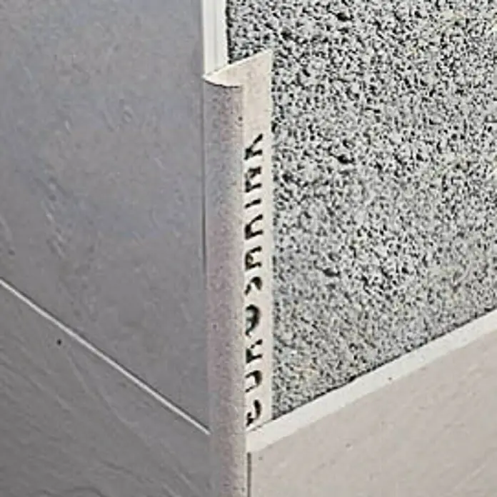 Cantonera PVC rústica - Beige, 2,5 m x 12 mm - Producto en uso
