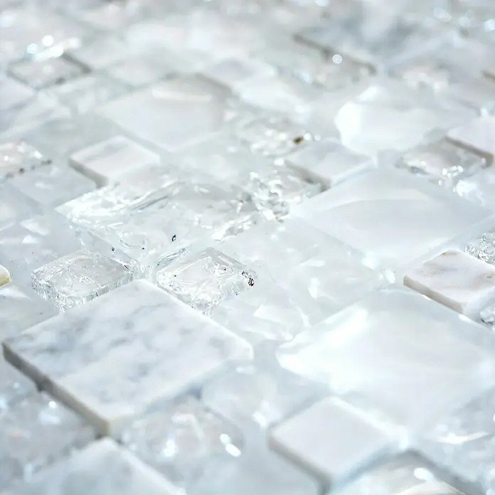 Mosaikfliese Crystal Mix XIC K1411 - 30,5 x 30,5 cm, Weiß/Grau, Glänzend - Detailaufnahme